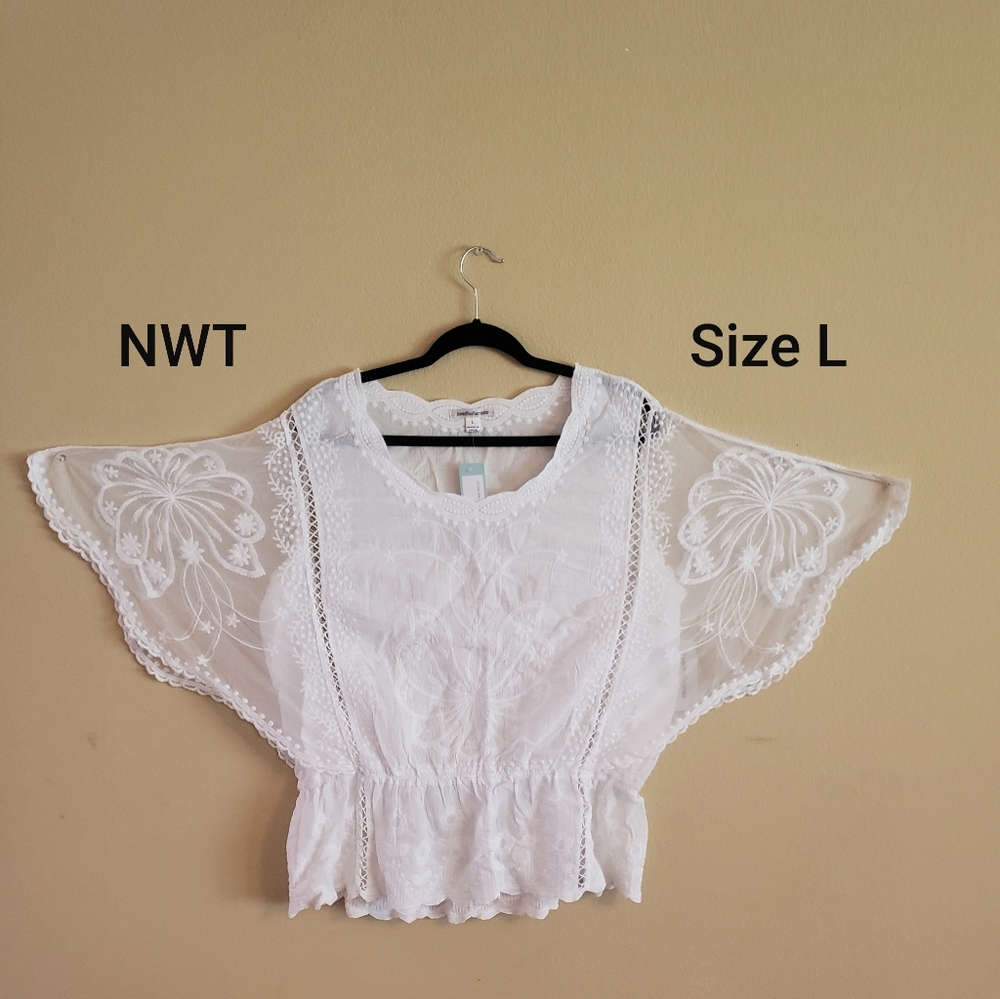 NWT lace butterfly top